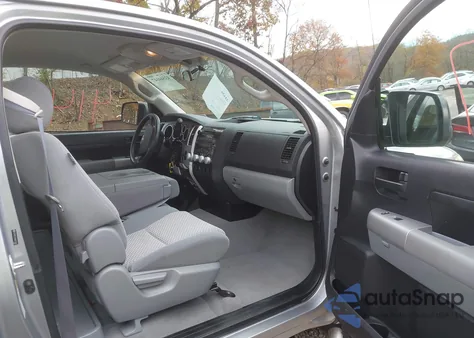 2008 Toyota Tundra Base 4.7L V8 из США, поврежденный, VIN 5TFMT52148X011467